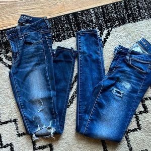 2 pair of American Eagle skinny jeans